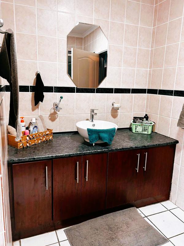 3 Bedroom Property for Sale in Mabille Park Western Cape